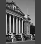 monochrome photo of the Fitzwilliam Museum